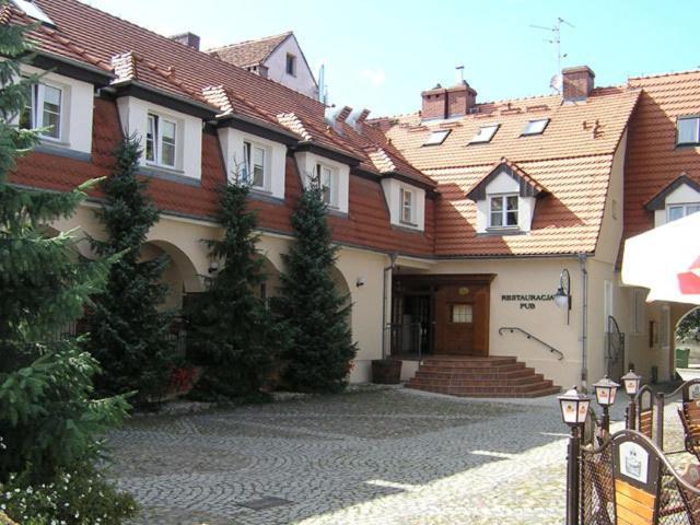 Hotel Zajazd Kultury, Dawniej Pocztowy 지엘로나구라 외부 사진