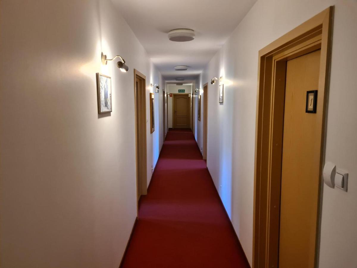 Hotel Zajazd Kultury, Dawniej Pocztowy 지엘로나구라 외부 사진