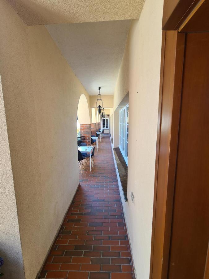 Hotel Zajazd Kultury, Dawniej Pocztowy 지엘로나구라 외부 사진