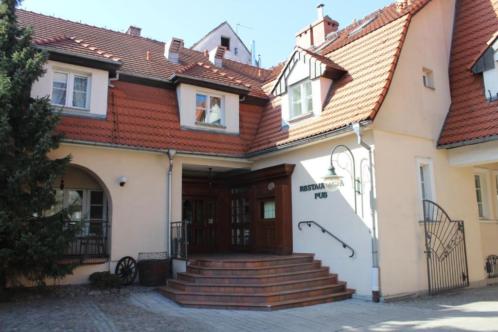Hotel Zajazd Kultury, Dawniej Pocztowy 지엘로나구라 외부 사진